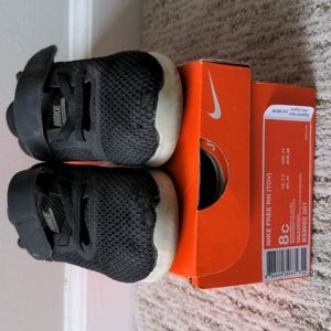 Kids'/Toddler Nike Free RN. Size 8C. Black/Metallic Silver. With box